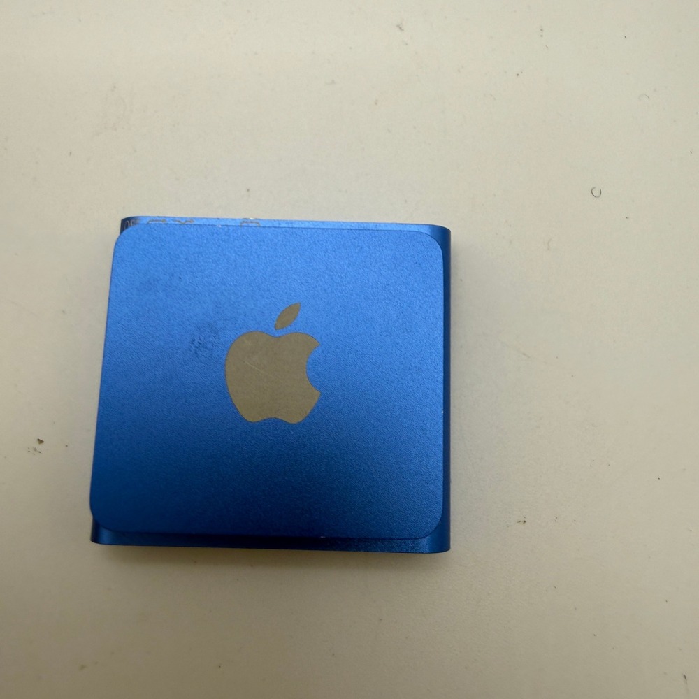 Apple iPod Shuffle 4th Generation Blue 2GB Digital Music Player with USB Cable - Picture 3 of 4